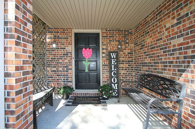 Additional photo 1 of property located at 5515 S 68th St