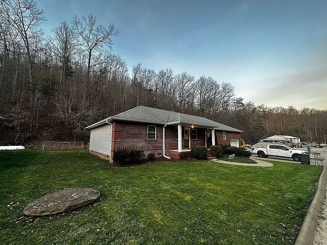 Photo of 144 Homestead Estates Ln, Tutor Key, KY