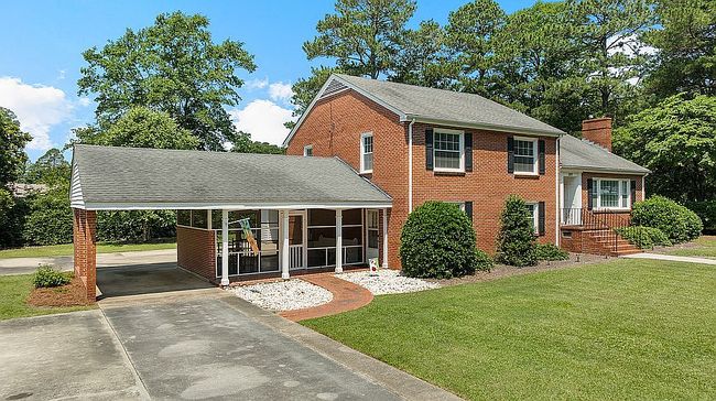 Photo of 105 Fort St, Pikeville, NC