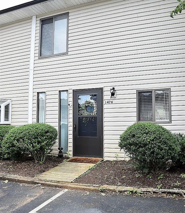 Photo of 1476 Tenbury Dr, Lynchburg, VA