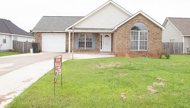 Photo of 204 Falkirk Dr, Warner Robins, GA