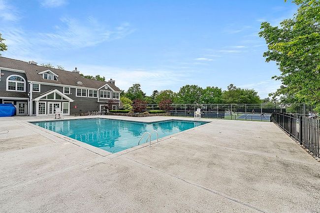Photo of 58 Tansy Ct, Bedminster, NJ