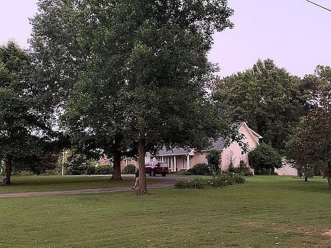 Image of 13 Forked Oak Ln