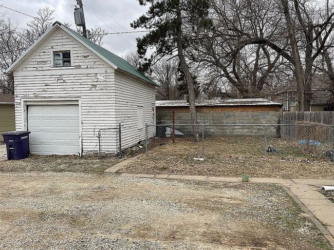 Photo of 415 N 5th St, Manhattan, KS