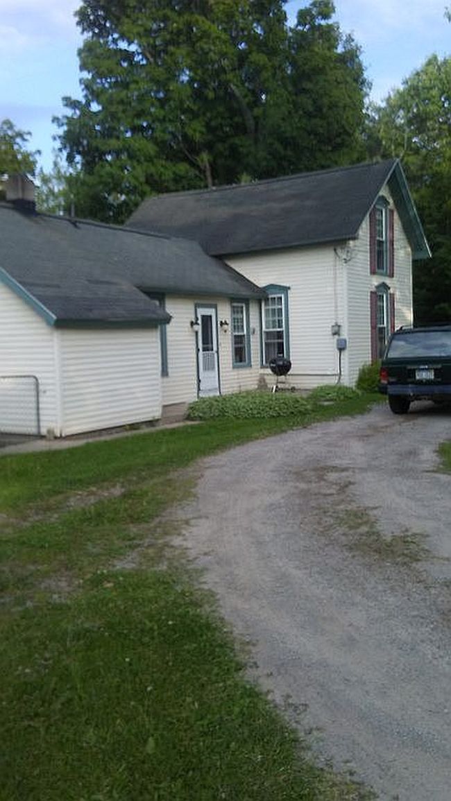 Photo of 10495 5th St, Charlevoix, MI