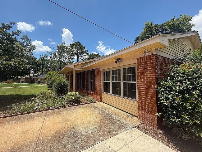 Photo of 3412 Grassfort Dr Sw, Huntsville, AL
