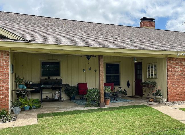 Image of 942 Diana Ln