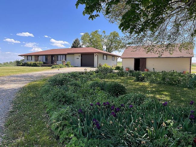Photo of 5589 22nd Avenue Trl, Vinton, IA