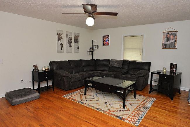 Photo of 244 Douglas Dr, Shepherdsville, KY