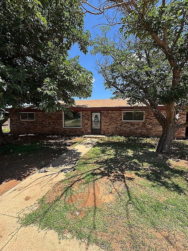 Photo of 410 N Tyler St, Whiteface, TX
