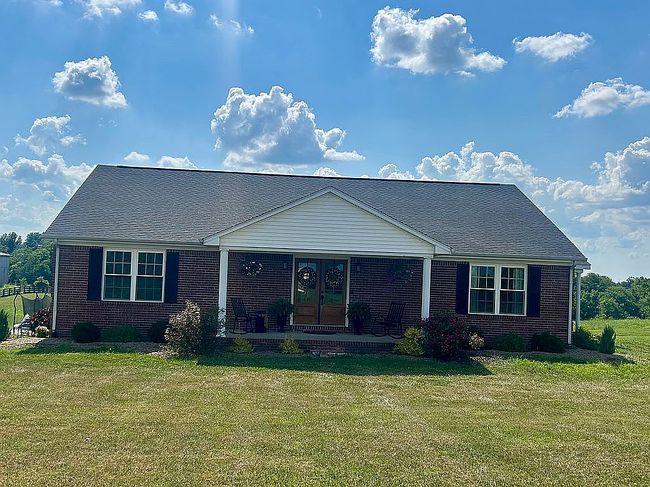 Photo of 521 Adams Ln, Harrodsburg, KY