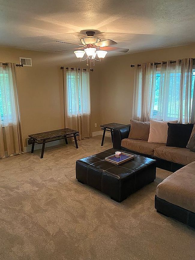 Photo of 179 Clydes Rd, Burgettstown, PA