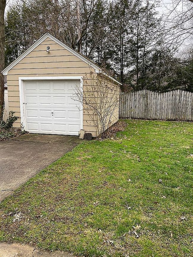 Image of 929 N Mckean St