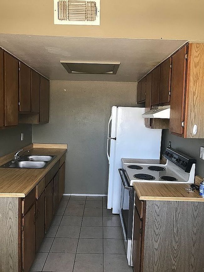 Photo of 300 W Mescalero Rd, Roswell, NM