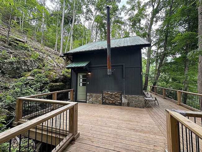 Photo of 88 Mountain Farm Rd, Burnsville, NC