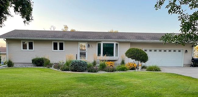 706 3rd Ave Ne, Hillsboro, ND