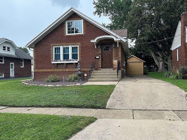 Photo of 772 Florence Ave, Galesburg, IL