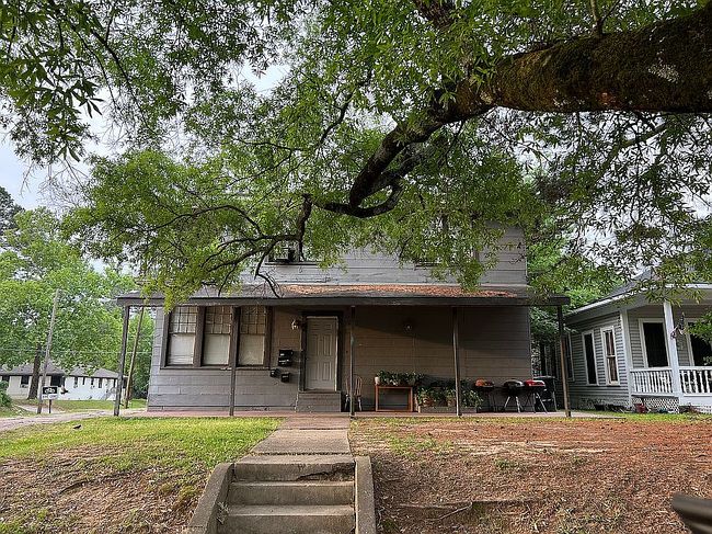 Image of 403 College St