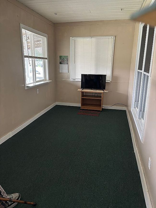 Image of 713 1st St