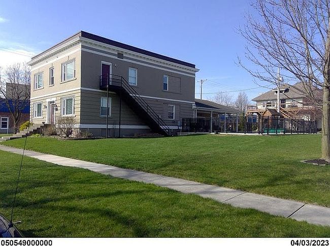 Image of 420 S 1st St
