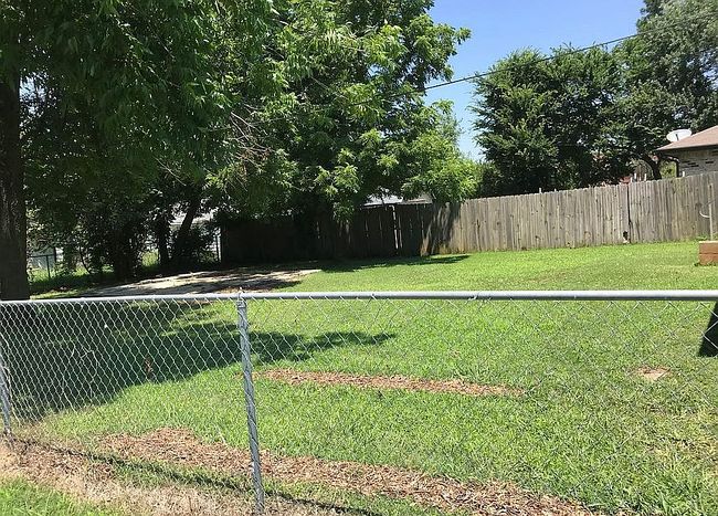 Additional photo 2 of property located at 2220 N Aydelotte Ave
