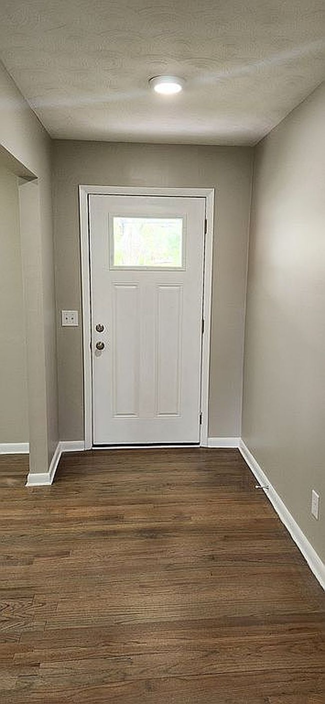 Additional photo 1 of property located at 714 Greenwood Dr