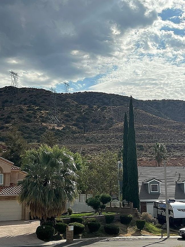 Photo of 6831 Sycamore Ln, Palmdale, CA