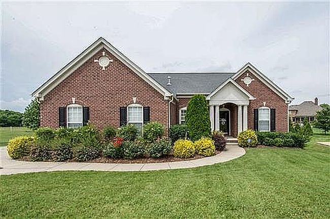 Photo of 1057 Avery Trace Cir, Hendersonville, TN