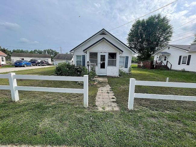 Photo of 814 Knappenberger Ave, Brunswick, MO