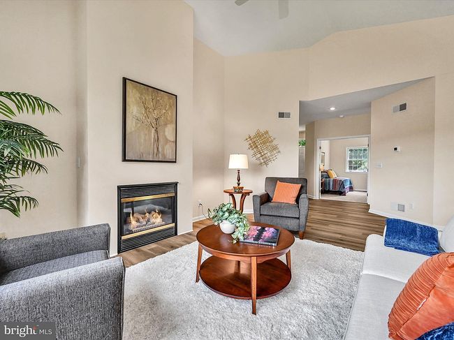 Additional photo 3 of property located at 634 Pondside Ln