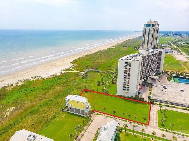Photo of 823 Ramsar Rd, Galveston, TX