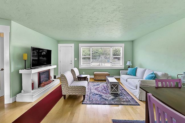 Preview of property located at 2409 S Phillippi St