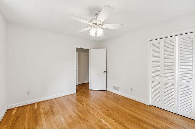 Photo of 2812 N Dinwiddie St, Arlington, VA