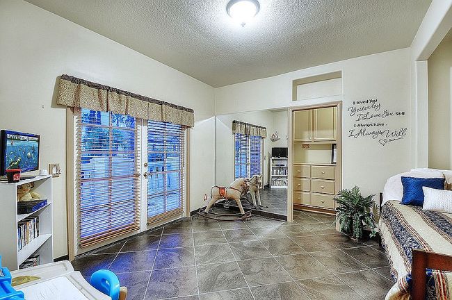 Image of 2 Dellwood