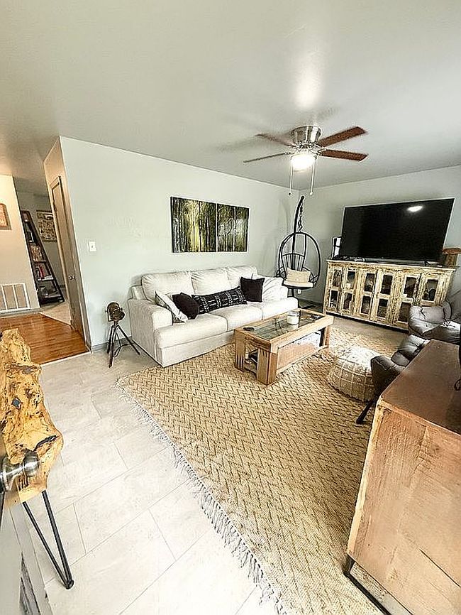 Additional photo 3 of property located at 11301 Eric Ln