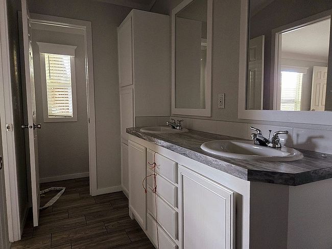 Additional photo 1 of property located at 609 Horseshoe Trl Se