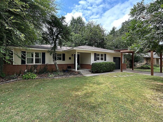 Photo of 1222 Windsor Way, Norman, OK