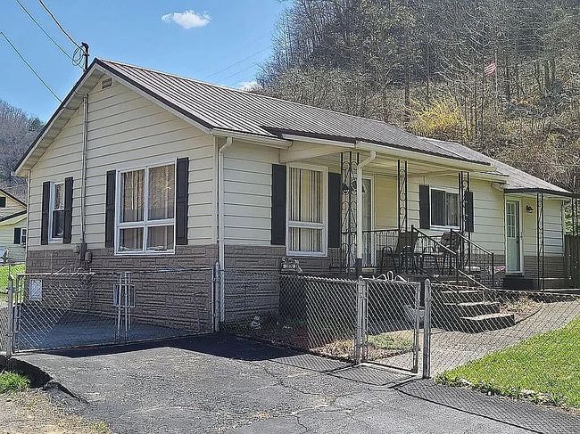 Image of 1070 Magic Rd