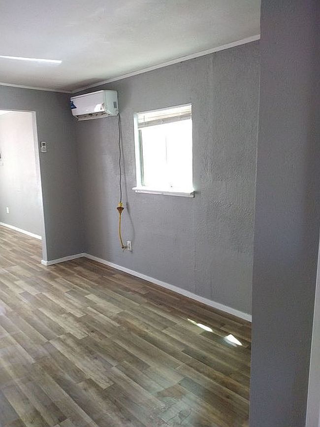 Preview of property located at 2438 Royal Oaks Dr