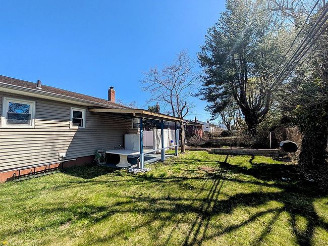 Image of 8 Lucille Dr