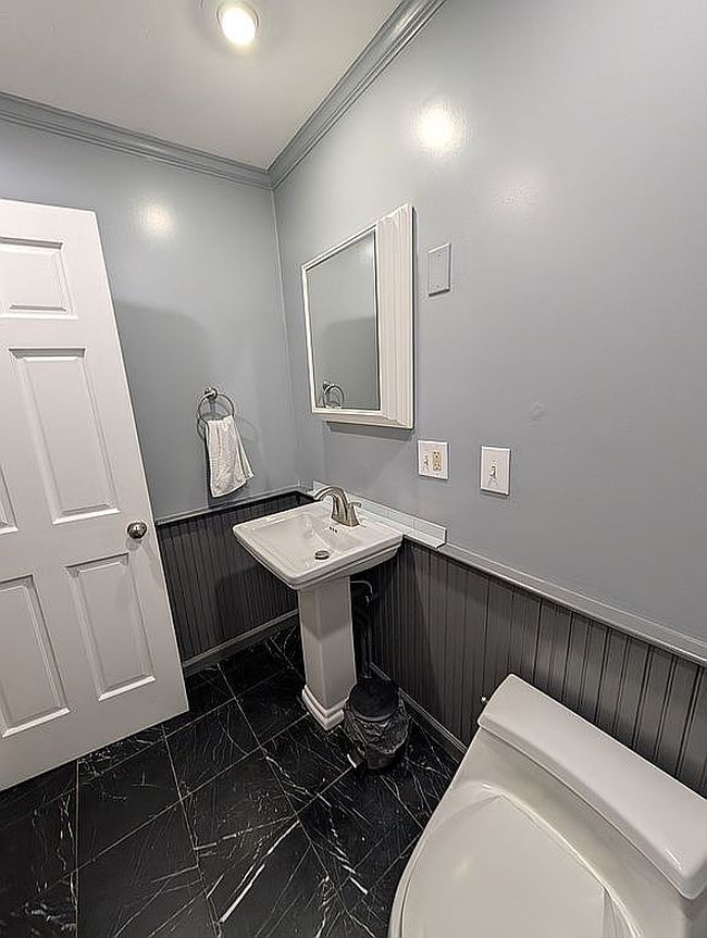 Image of 1935 Gardiner Ln Apt E79