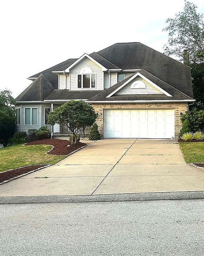 Photo of 15 High Point Cir, Harrison City, PA