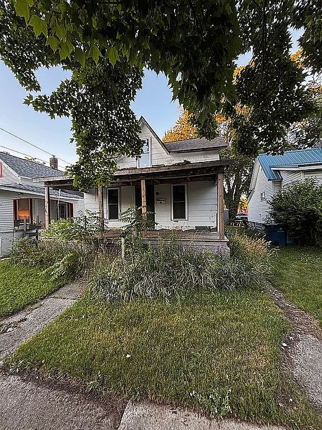 Photo of 636 N Lake St, Cadillac, MI