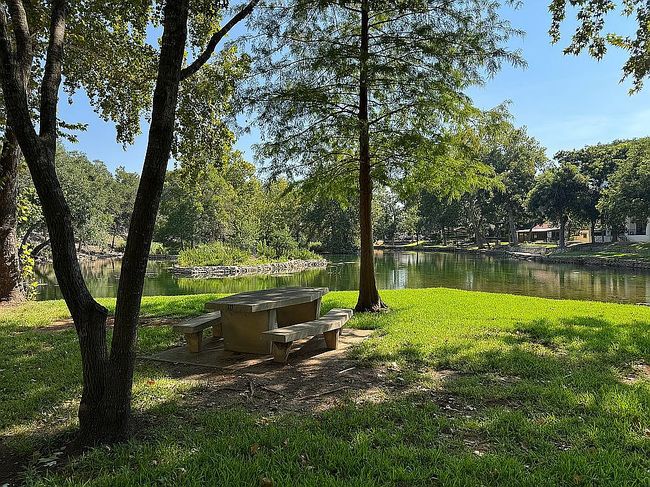 Photo of 417 Lakeview Blvd