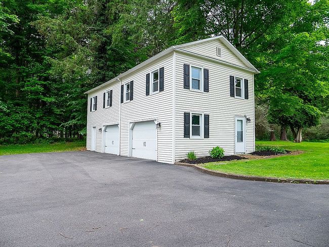 Photo of 5618 Armor Duells Rd, Orchard Park, NY