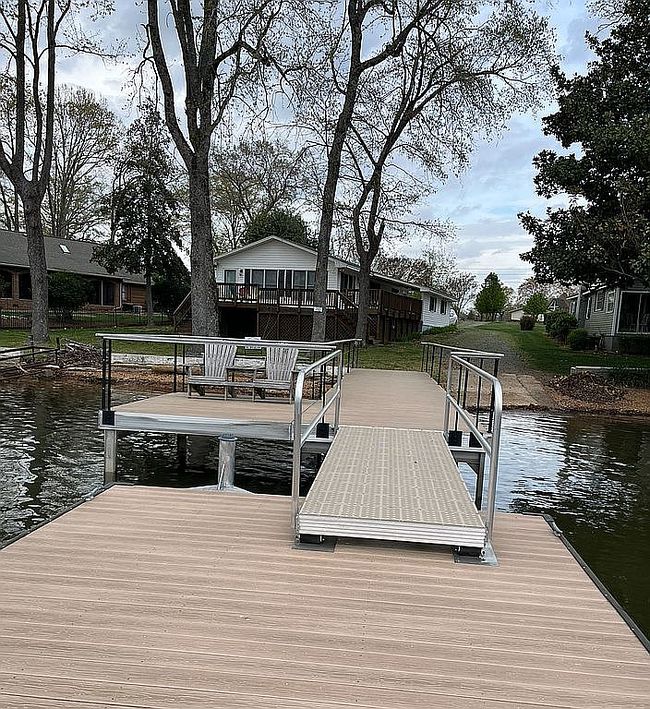 Image of 241 N Shore Dr