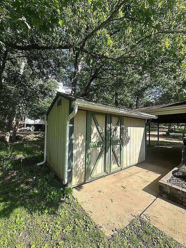 Image of 475 White Oak Ct