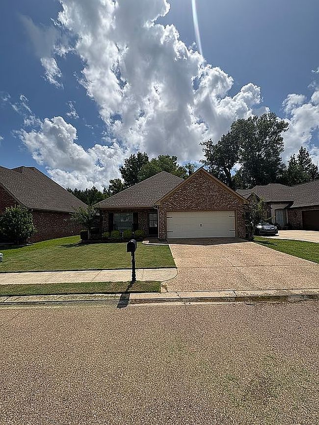 Photo of 2017 Pebble Creek Dr, Brandon, MS