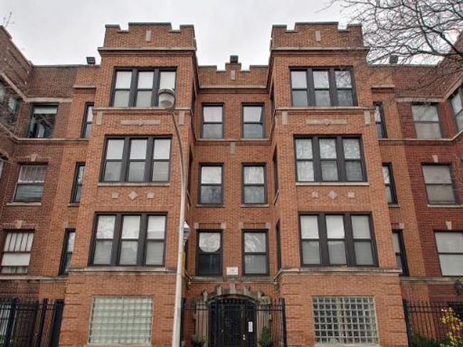 Image of 651 E 50th Pl Apt 2W