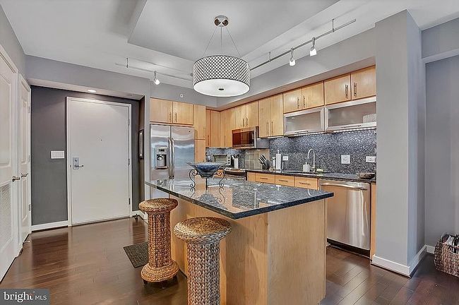 Additional photo 3 of property located at 1025 1st St Se Apt 314